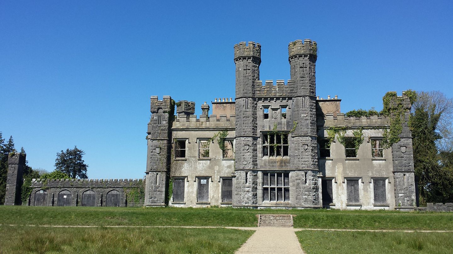 Die historiese kasteel Saunderson, County Cavan