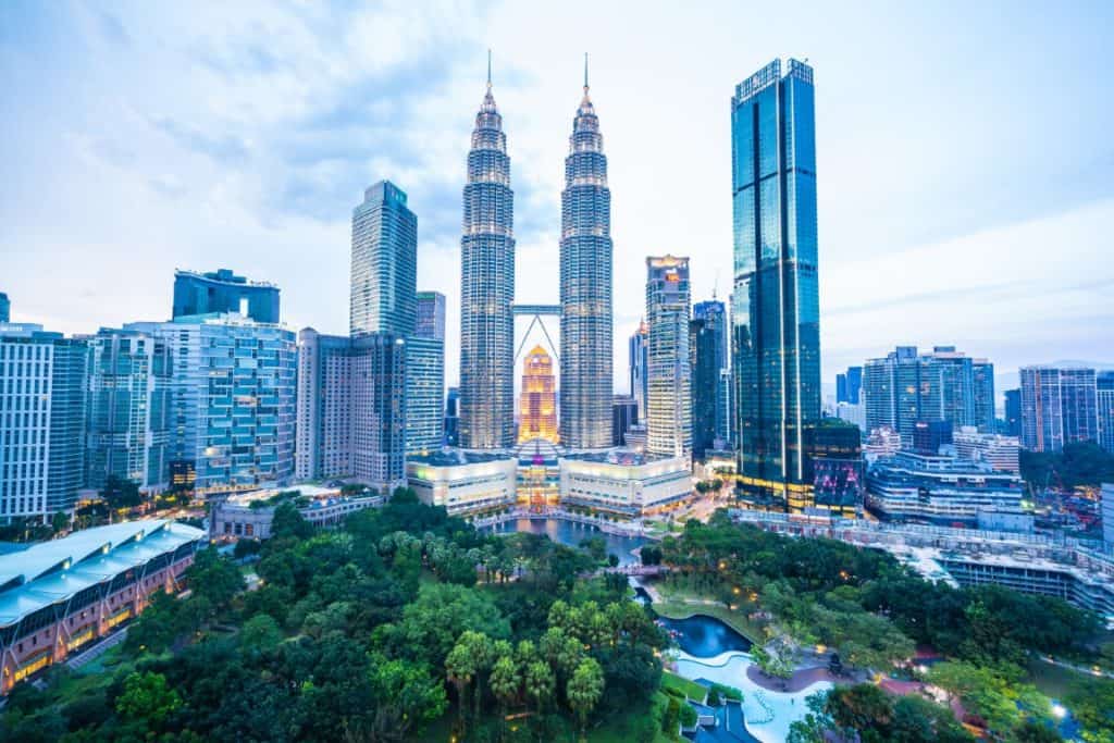 កន្លែងទាក់ទាញដ៏អស្ចារ្យចំនួន 12 នៅកណ្តាលទីក្រុង Kuala Lumpur (KLCC)